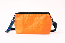 Load image into Gallery viewer, Others: Collins Urbanite Bag Crossbody Tartan, Horizontal