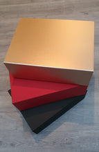 Load image into Gallery viewer, Clamshell Premium Box (Size M) - With Customised Belly Wrap or Sticker