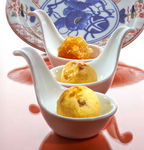 Load image into Gallery viewer, Festive Goodies: Mdm Ling Bakery Premium Pineapple Balls - Fun Size (160 gm)