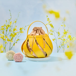 Festive Goodies: Mdm Ling Bakery's Moon Yellow Mooncake Bucket Bag (4 Mooncakes)