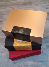 Load image into Gallery viewer, Clamshell Premium Box (Size M) - With Customised Belly Wrap or Sticker
